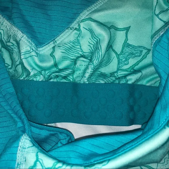 ๐ North Face Tank ๐ - Picture 5 of 6